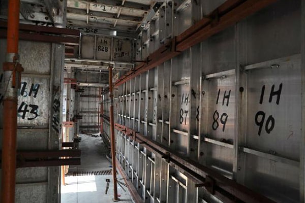 Trial assembly of aluminum formwork in factory (Corridor).